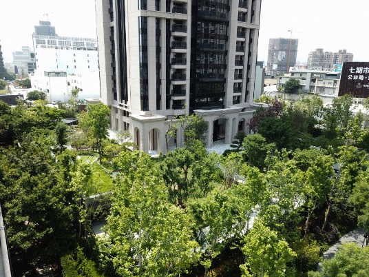 雙橡園2279花園平視(左)